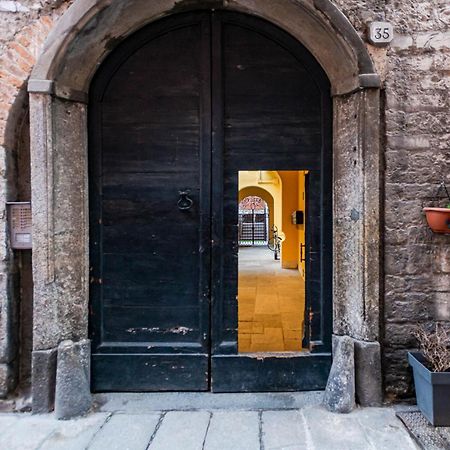 Appartamento Tivano In Centro Storico Комо Екстер'єр фото