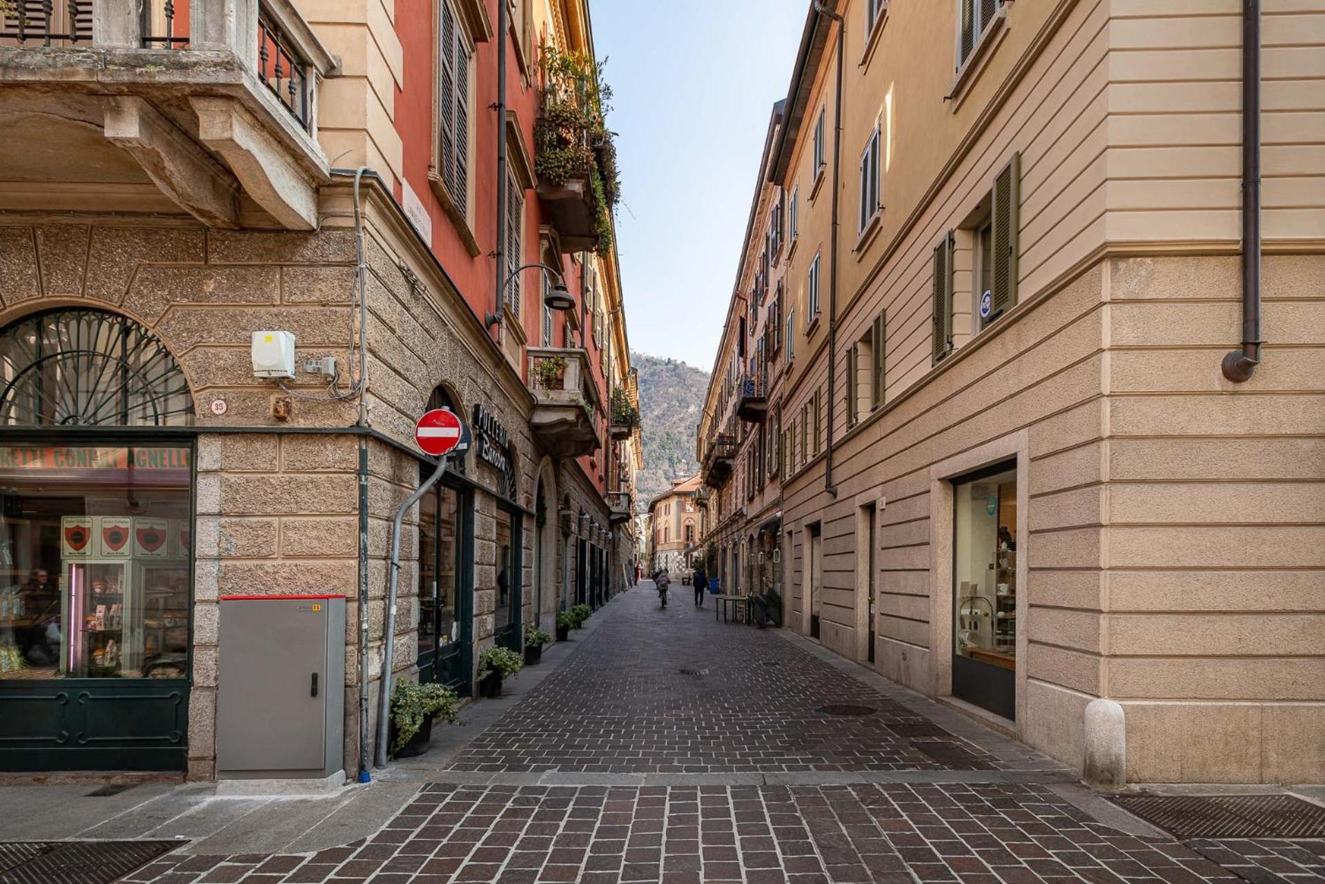 Appartamento Tivano In Centro Storico Комо Екстер'єр фото